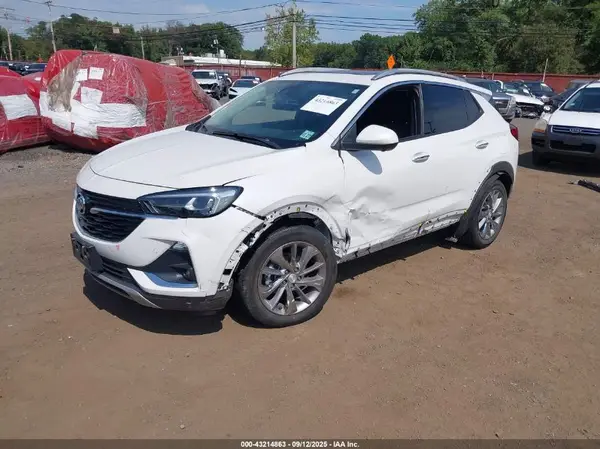 KL4MMFSL5NB127073 2022 BUICK ENCORE GX - Image 2