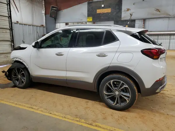 KL4MMFSL6NB032151 2022 BUICK ENCORE - Image 2