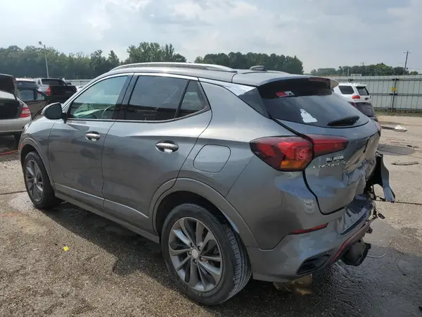 KL4MMFSL7NB008554 2022 BUICK ENCORE - Image 2