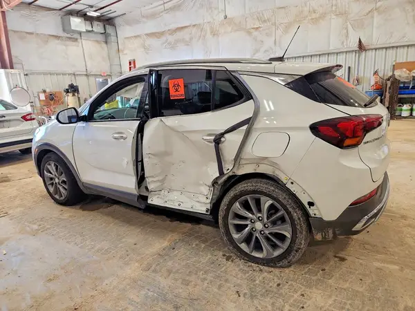 KL4MMFSL8MB169591 2021 BUICK ENCORE - Image 2