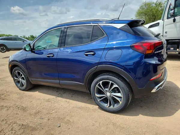KL4MMFSL8NB106315 2022 BUICK ENCORE - Image 2