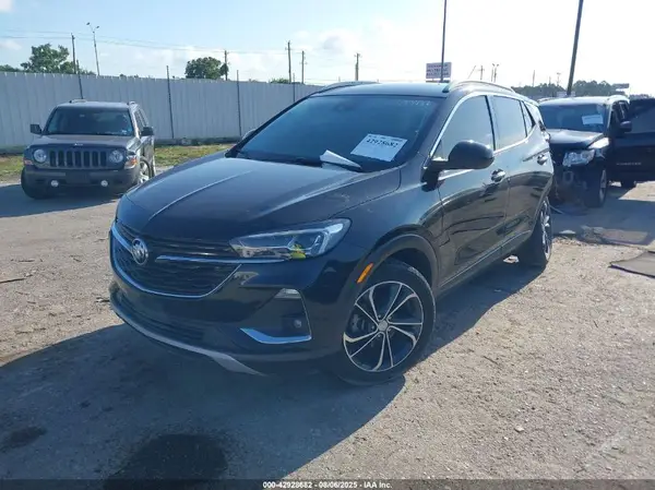 KL4MMFSL9MB151147 2021 BUICK ENCORE GX - Image 2