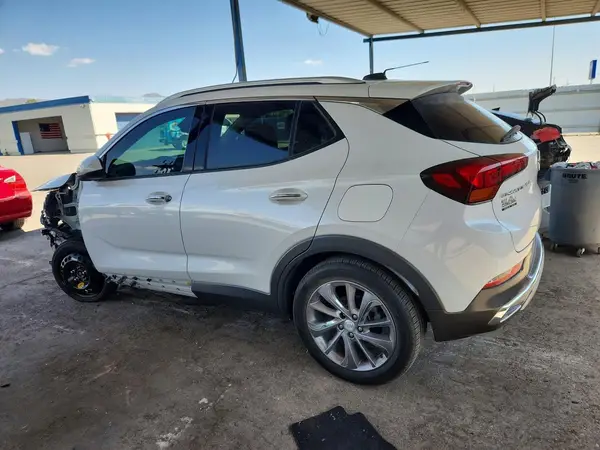 KL4MMFSLXPB072025 2023 BUICK ENCORE - Image 2
