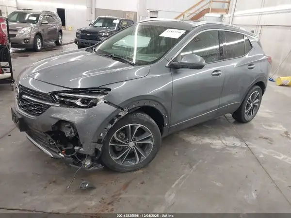 KL4MMGSL0NB087507 2022 BUICK ENCORE GX - Image 2