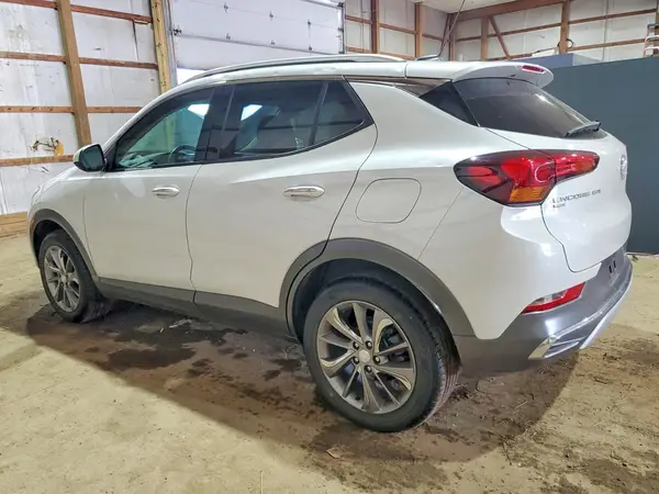 KL4MMGSL2NB147545 2022 BUICK ENCORE - Image 2