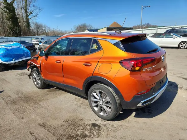 KL4MMGSL6NB084725 2022 BUICK ENCORE - Image 2