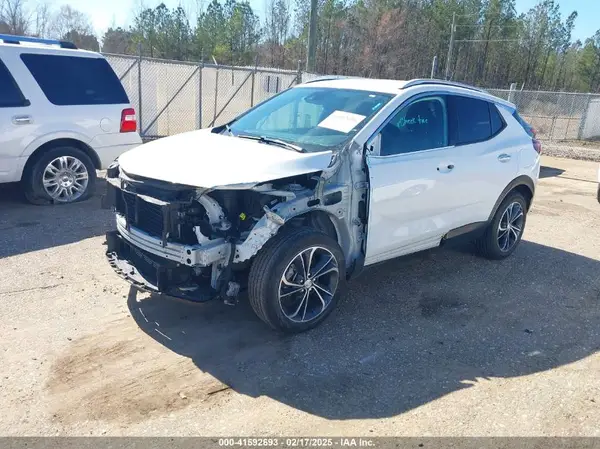 KL4MMGSL9MB163675 2021 BUICK ENCORE GX - Image 2