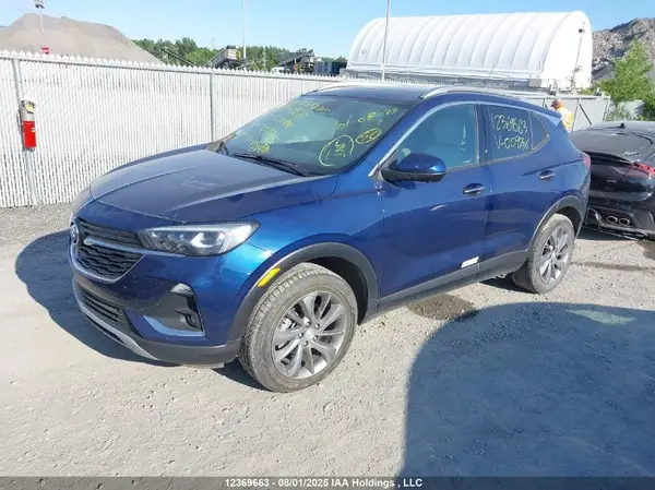 KL4MMGSLXNB009736 2022 BUICK ENCORE GX - Image 2
