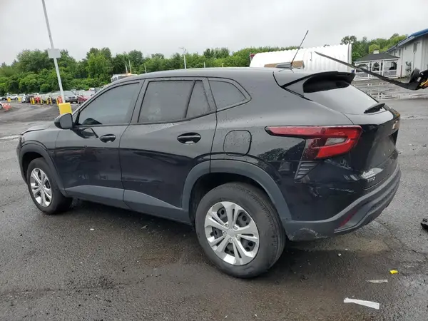 KL77LFE20RC007087 2024 CHEVROLET TRAX - Image 2