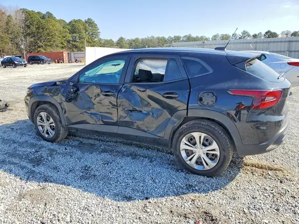 KL77LFE20RC025122 2024 CHEVROLET TRAX - Image 2