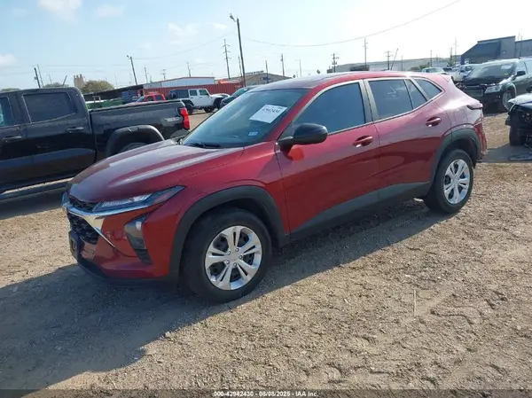 KL77LFE20RC030532 2024 CHEVROLET TRAX - Image 2