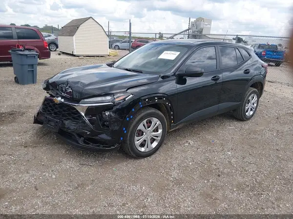 KL77LFE20RC033866 2024 CHEVROLET TRAX - Image 2
