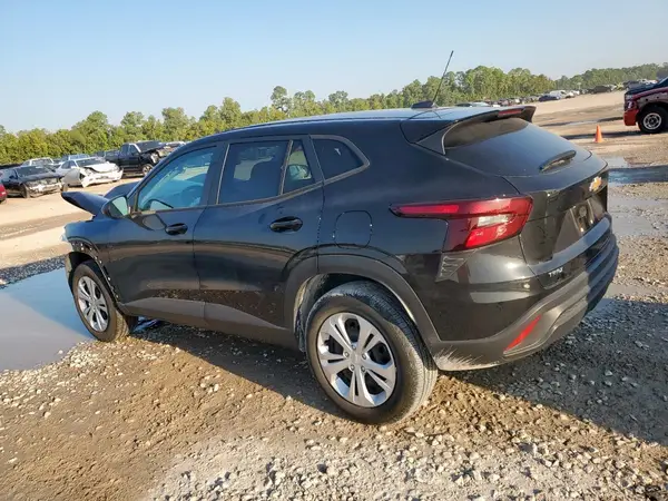 KL77LFE20RC040915 2024 CHEVROLET TRAX - Image 2