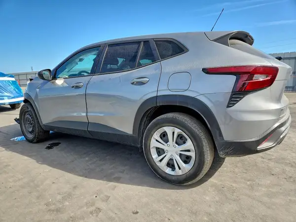 KL77LFE20RC053163 2024 CHEVROLET TRAX - Image 2