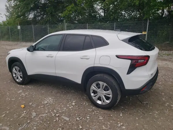 KL77LFE20RC056709 2024 CHEVROLET TRAX - Image 2