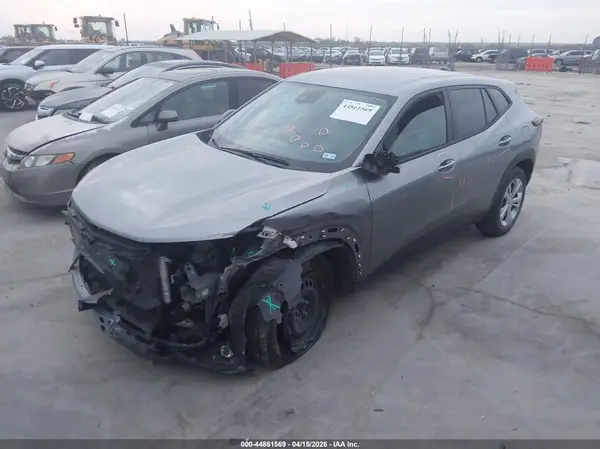 KL77LFE20RC067404 2024 CHEVROLET TRAX - Image 2