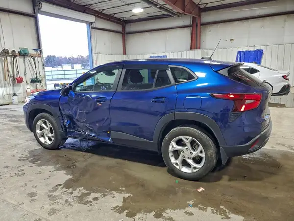 KL77LFE20RC089354 2024 CHEVROLET TRAX - Image 2