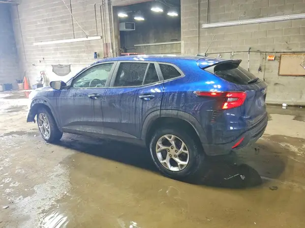 KL77LFE20RC097602 2024 CHEVROLET TRAX - Image 2