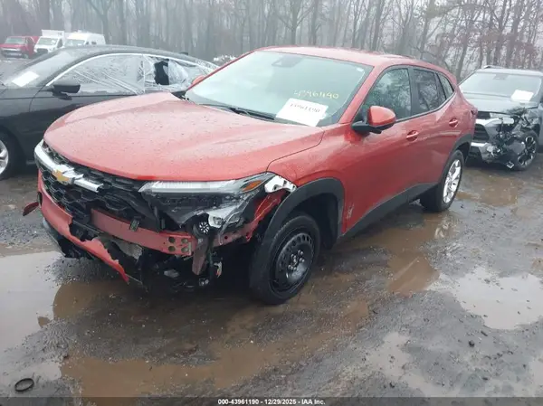 KL77LFE20RC105357 2024 CHEVROLET TRAX - Image 2