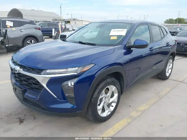 KL77LFE20RC108792 2024 CHEVROLET TRAX - Image 2