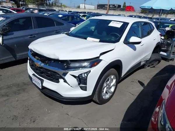 KL77LFE20RC149262 2024 CHEVROLET TRAX - Image 2