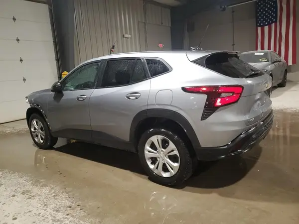 KL77LFE20RC164148 2024 CHEVROLET TRAX - Image 2