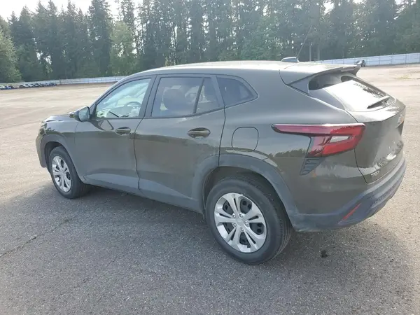 KL77LFE20RC192631 2024 CHEVROLET TRAX - Image 2