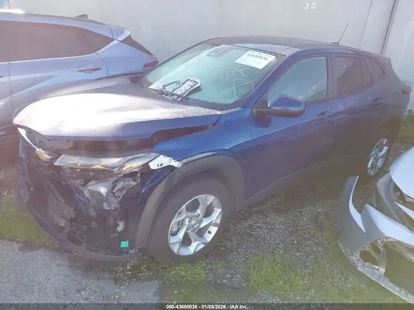 KL77LFE20RC193956 2024 CHEVROLET TRAX - Image 2