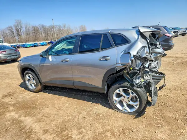 KL77LFE20RC202770 2024 CHEVROLET TRAX - Image 2