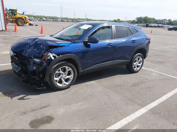 KL77LFE20RC209721 2024 CHEVROLET TRAX - Image 2
