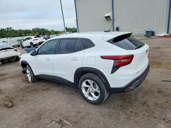 KL77LFE20RC214420 2024 CHEVROLET TRAX - Image 2
