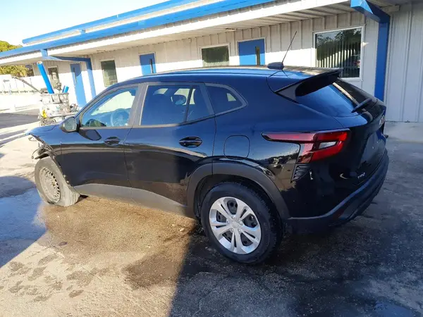 KL77LFE20RC235929 2024 CHEVROLET TRAX - Image 2