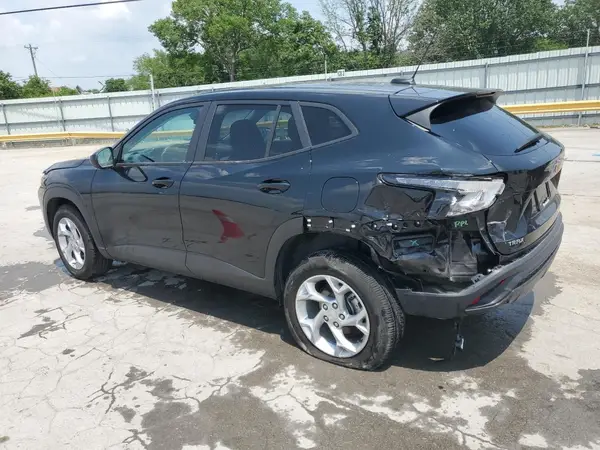 KL77LFE20RC244887 2024 CHEVROLET TRAX - Image 2