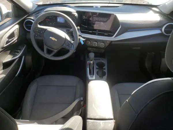 KL77LFE20SC015776 2025 CHEVROLET TRAX - Image 8