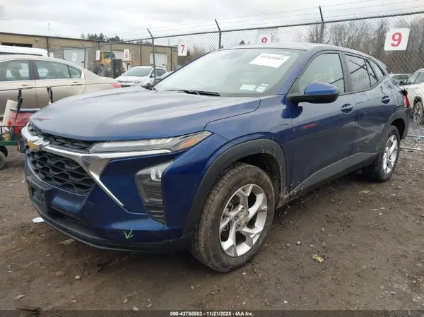 KL77LFE21RC002920 2024 CHEVROLET TRAX - Image 2