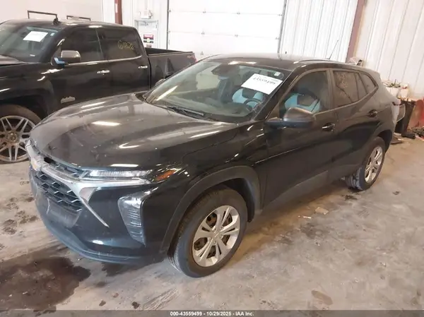 KL77LFE21RC021337 2024 CHEVROLET TRAX - Image 2