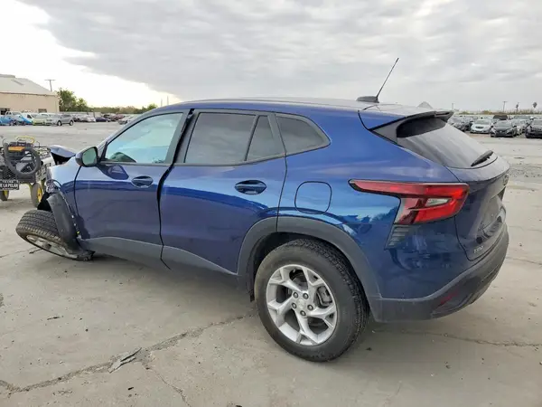 KL77LFE21RC028451 2024 CHEVROLET TRAX - Image 2