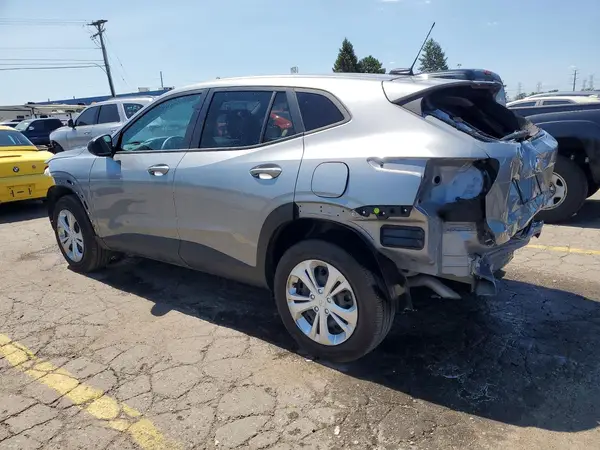 KL77LFE21RC034802 2024 CHEVROLET TRAX - Image 2