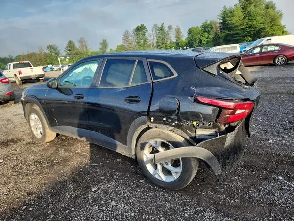 KL77LFE21RC047047 2024 CHEVROLET TRAX - Image 2