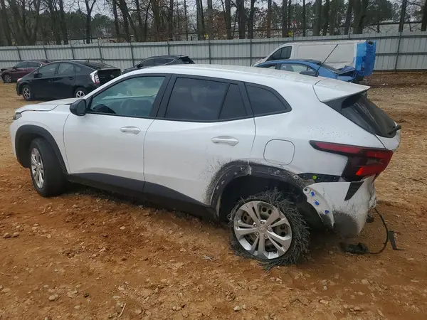 KL77LFE21RC049350 2024 CHEVROLET TRAX - Image 2