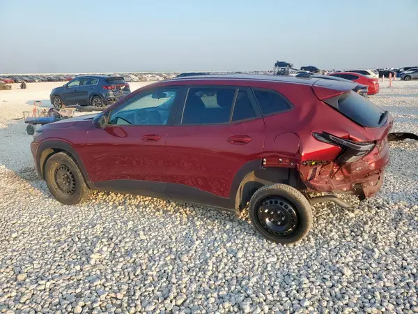 KL77LFE21RC067380 2024 CHEVROLET TRAX - Image 2