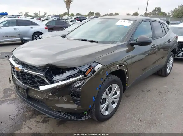 KL77LFE21RC131482 2024 CHEVROLET TRAX - Image 2