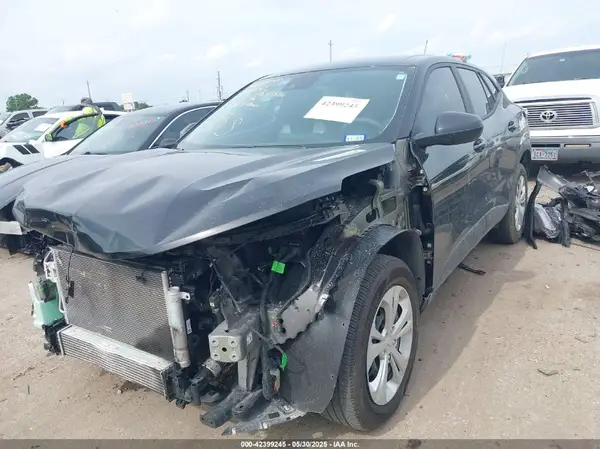 KL77LFE21RC139677 2024 CHEVROLET TRAX - Image 2