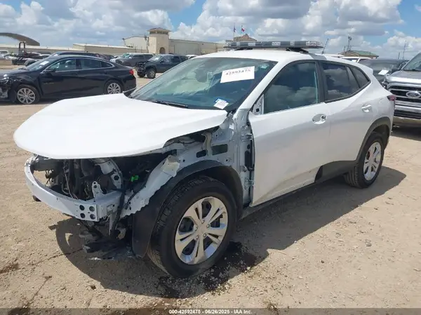 KL77LFE21RC140750 2024 CHEVROLET TRAX - Image 2