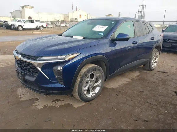KL77LFE21RC160898 2024 CHEVROLET TRAX - Image 2