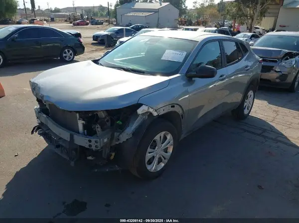 KL77LFE21RC164238 2024 CHEVROLET TRAX - Image 2