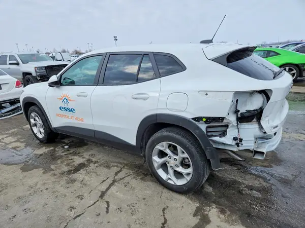 KL77LFE21RC181878 2024 CHEVROLET TRAX - Image 2