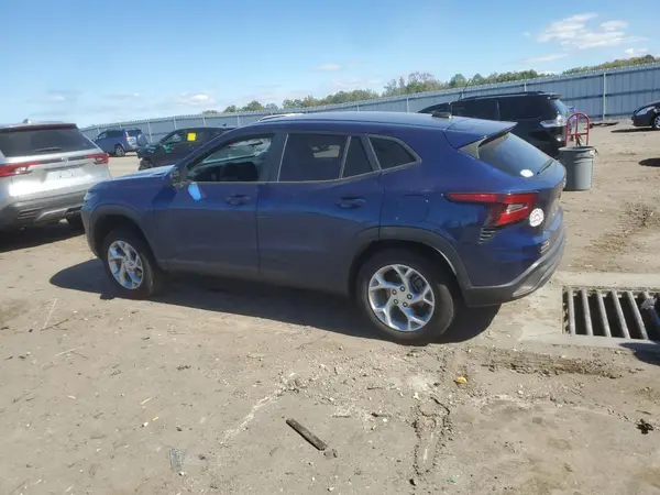 KL77LFE21RC203989 2024 CHEVROLET TRAX - Image 2