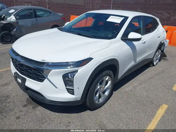 KL77LFE21RC204818 2024 CHEVROLET TRAX - Image 2