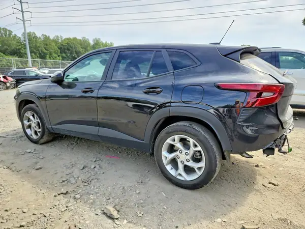 KL77LFE21RC211137 2024 CHEVROLET TRAX - Image 2